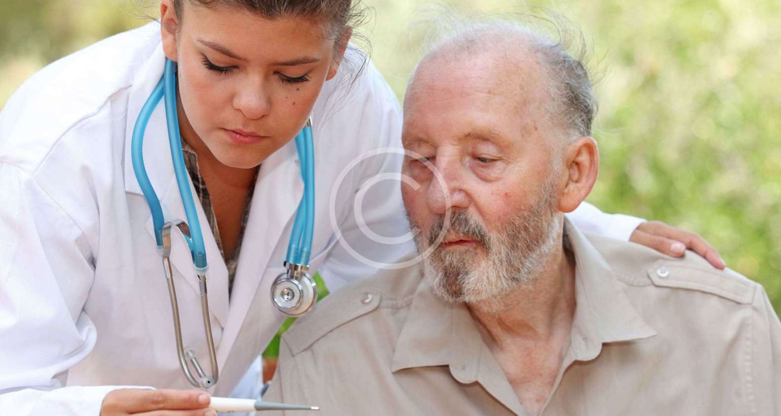 Discover Early Alzheimer Symptoms and warning signs to identify the disease early, helping you seek timely care and support